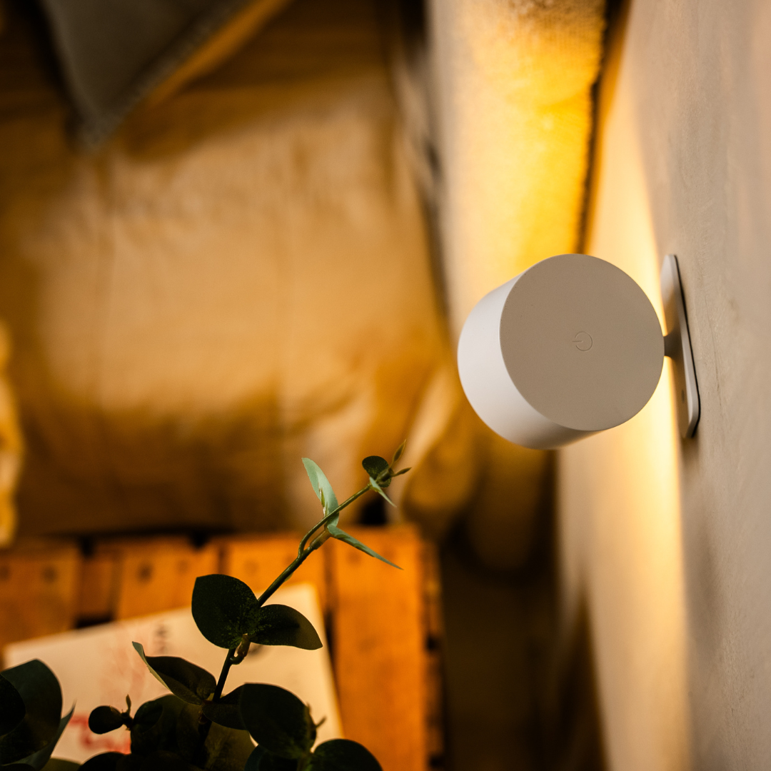 Langaton LED-seinävalaisin 360° kääntyvällä päällä, kosketushimmennin, 3 väriä
