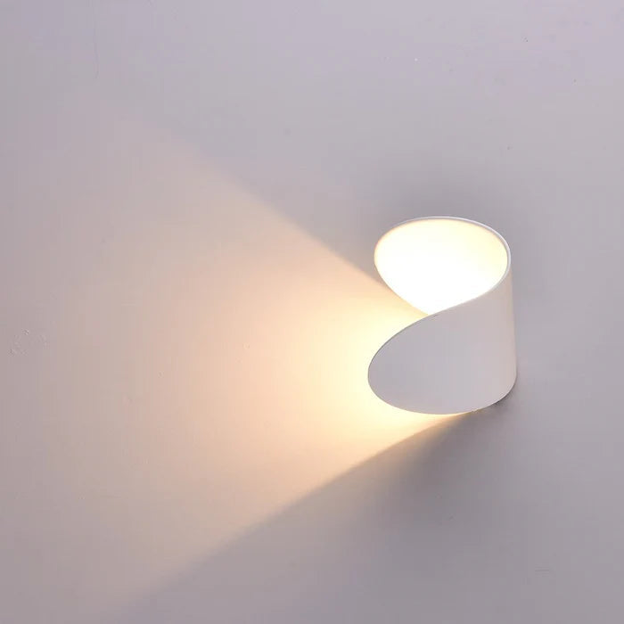 Säädettävä Up-Down-LED-seinävalaisin – lämmin tunnelmavalo, moderni design