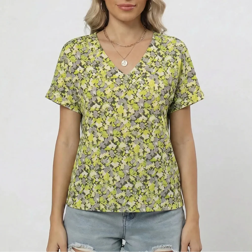 Casuvee - V-Neck Short Sleeve Casual Tee