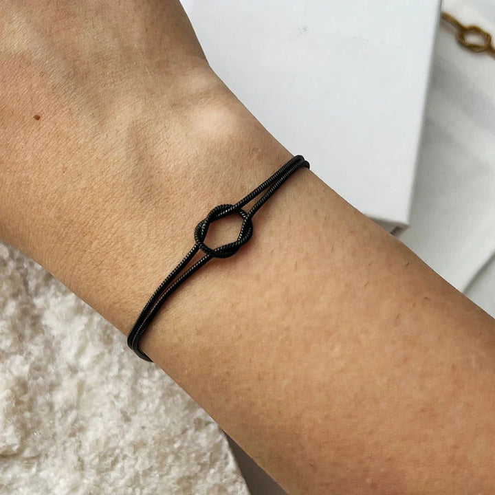 Elva minimalistinen solmurannekoru