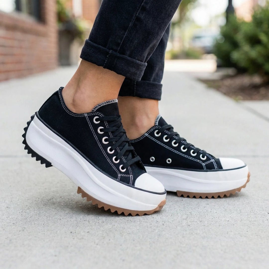 Platavia - Low-Top Lace-Up Platform Sneaker