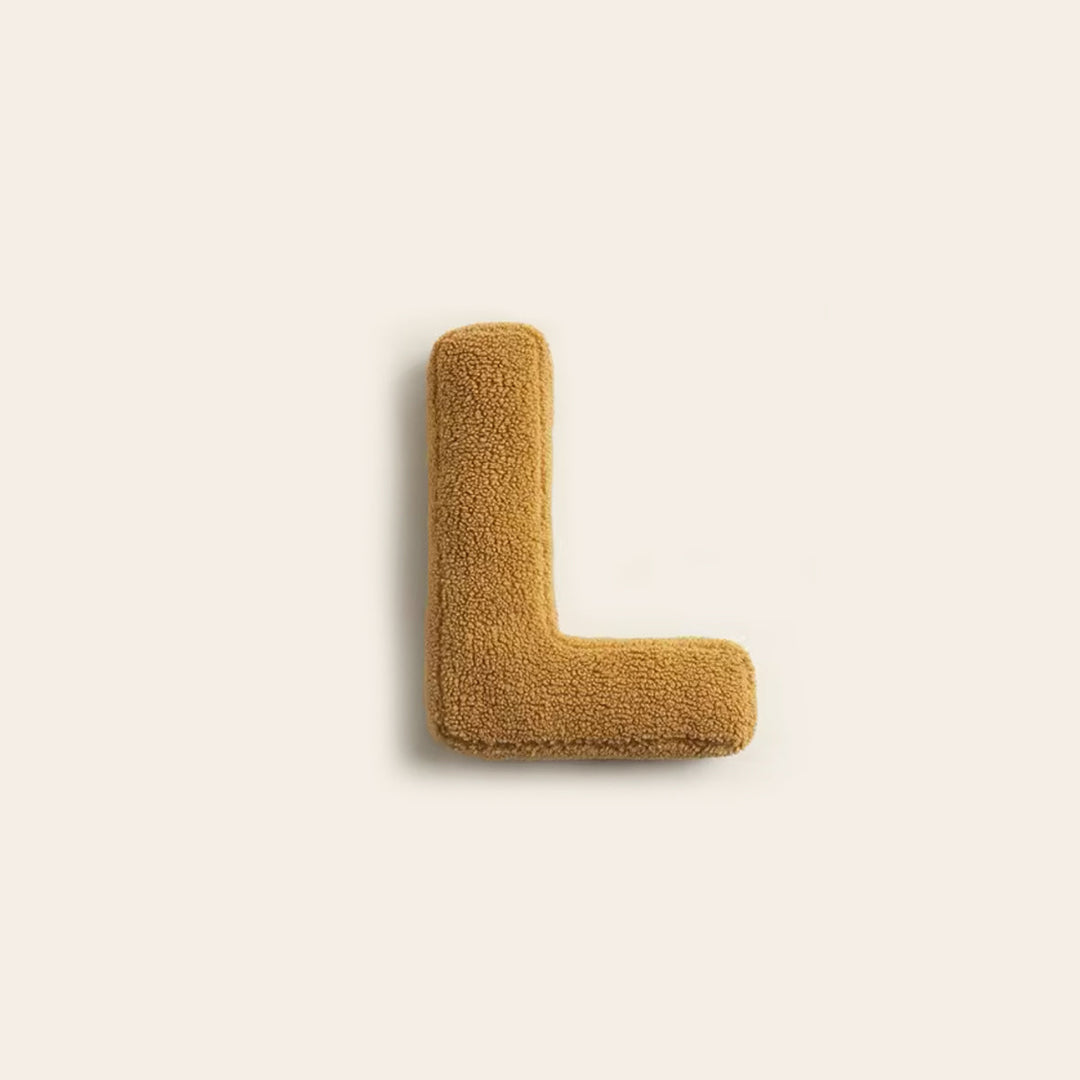 Aakkoskoristetyyny – LetterLounge