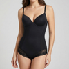 Vahva muotoileva bodysuit naisille