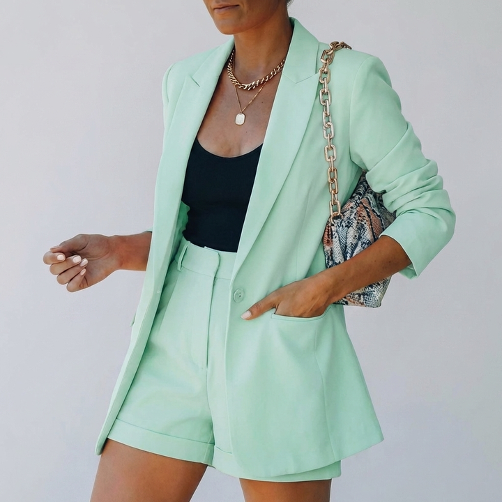 Tyylikäs Blazer ja Shorts Setti Naisille