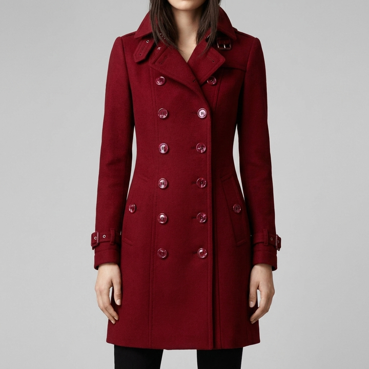 Elegantti kaksirivinen trench-takki naisille